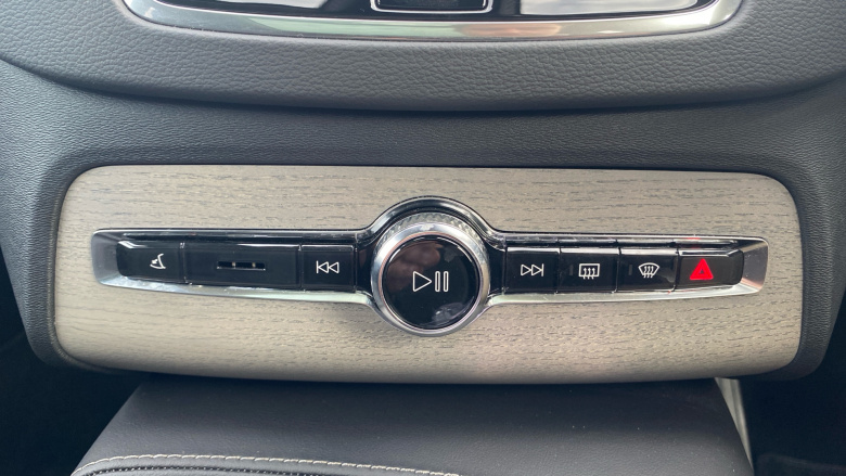 Volvo XC90 2.0 B5P [250] Ultra Dark 5dr AWD Geartronic Petrol Estate